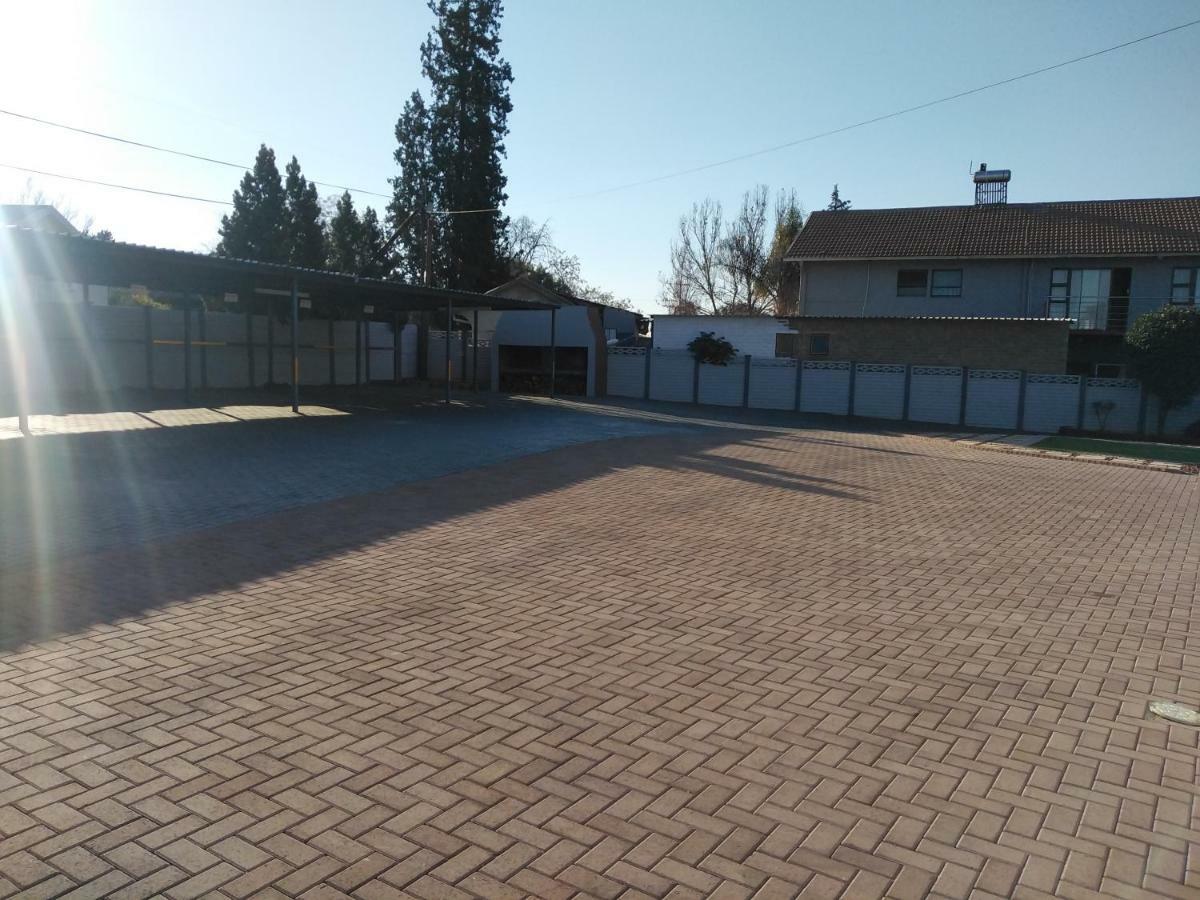 On Hill Lodge Bloemfontein Zewnętrze zdjęcie